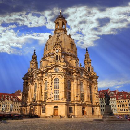 Dresdner Frauenkirche im Quiz: Wie gut kennst du das Symbol der Versöhnung?